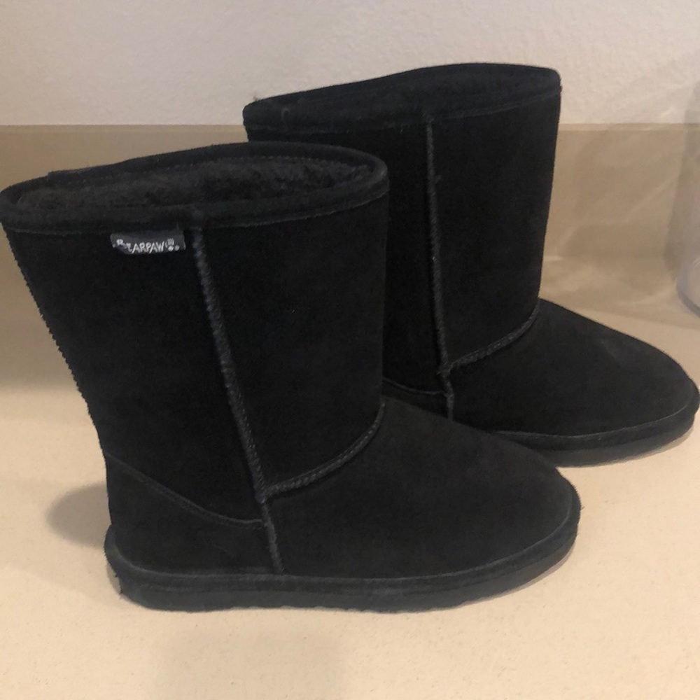 Bearpaw unisex boots like new